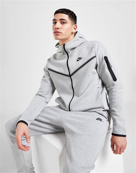 nike tech fleece hoodie zip